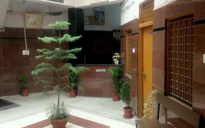 Hotel RadhikaPalace