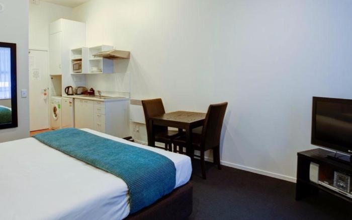Gilmer Apartment Hotel