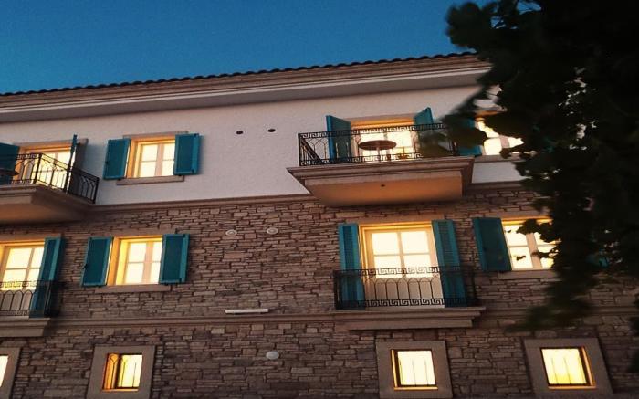 Çeşme Kale Taş Apart