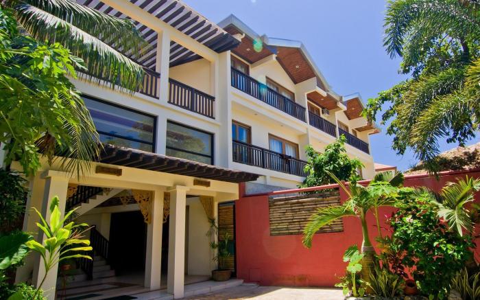 Boracay Tropics Resort