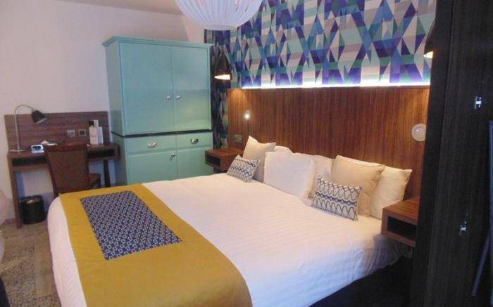 Cairn Hotel
