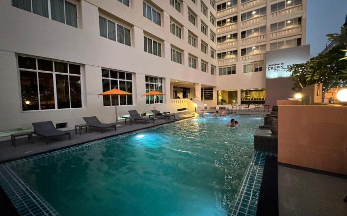 Crown Pattaya Beach Hotel