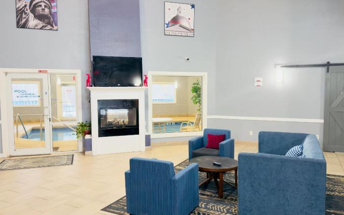 AmericInn by Wyndham Lake Mills