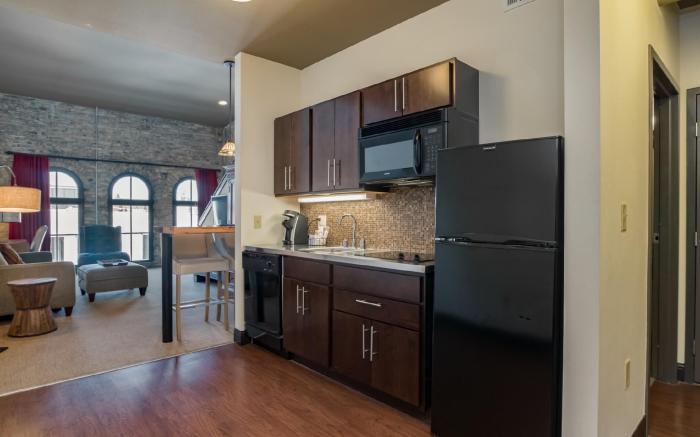 Brewhouse Inn And Suites