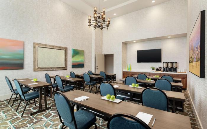 Hilton Garden Inn Seattle Airport