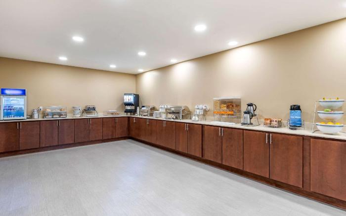 Comfort Inn & Suites West Des Moines