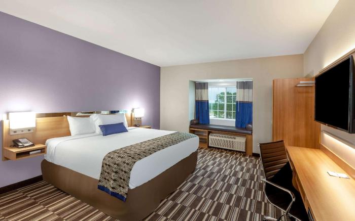Microtel Inn & Suites by Wyndham College Station