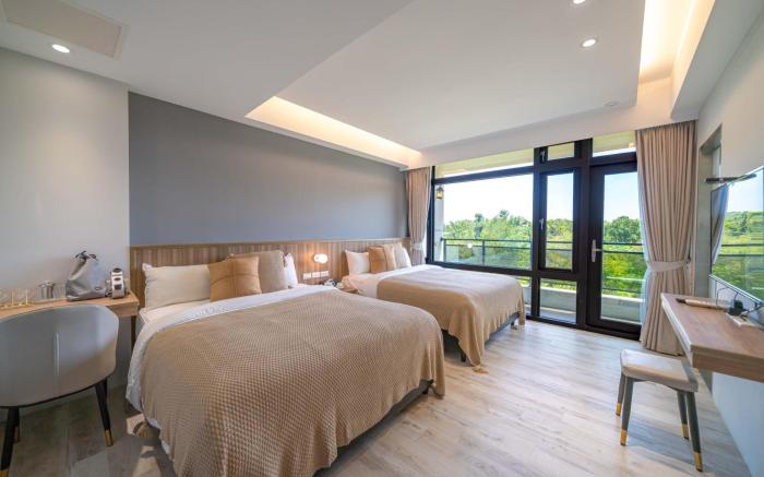 山景浴缸四人房