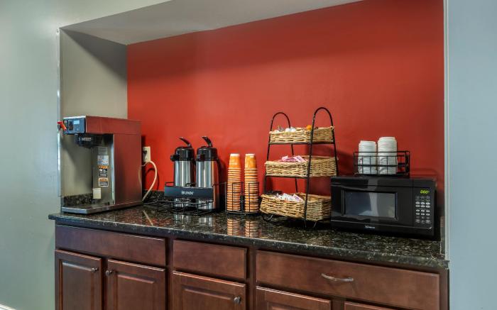 Greenville Pelham Inn By IHG