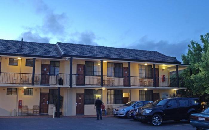 Country Plaza Queanbeyan
