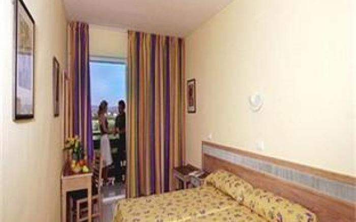azuLine Hotel Pacific
