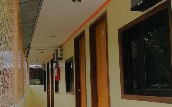 Alona J & J Tourist Inn