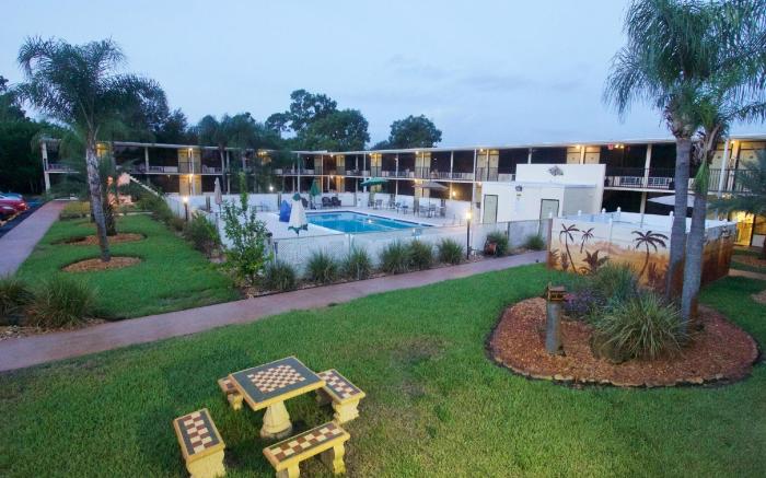 At Home Inn - Fort Pierce