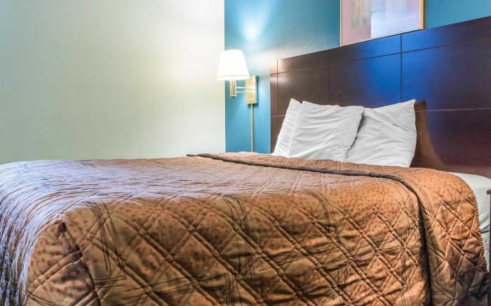 Econo Lodge Inn & Suites Brooks - Louisville South