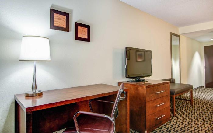 Comfort Inn & Suites