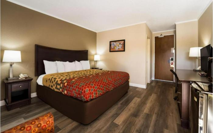 Perry Inn & Suites By Capital O National Fairground GA I 75