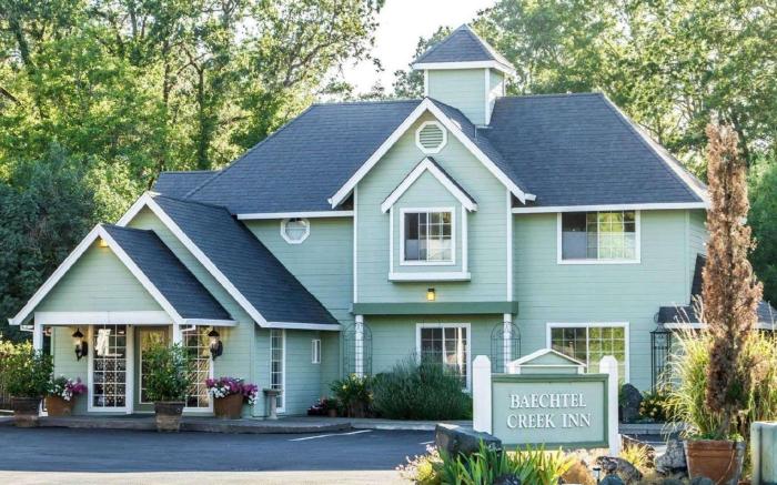 The Inn at Baechtel Creek