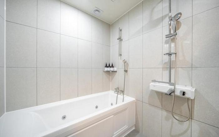 The 7 Business Hotel