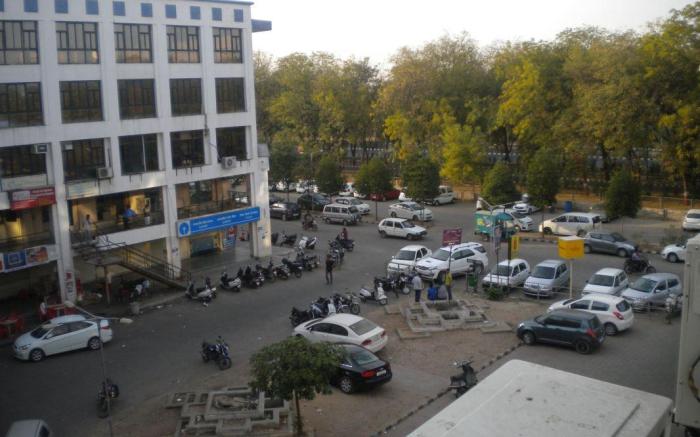 Hotel Midway Residency