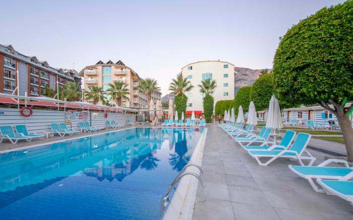 Armas Beach Hotel