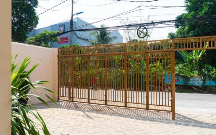 RedDoorz near Cipinang Indah Mall