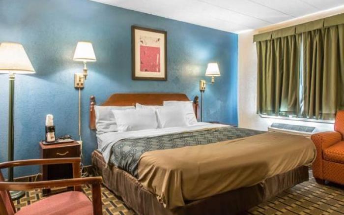 Econo Lodge Cranston - Providence