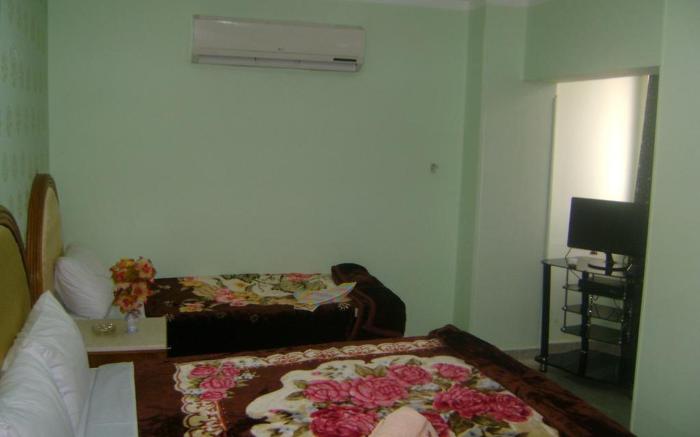Isis 2 Hostel