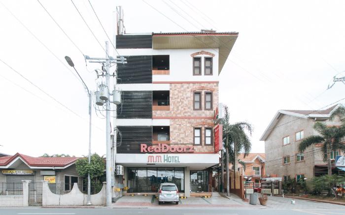 RedDoorz Plus @ MM Hotel Las Pinas former RedDoorz Plus Near Bamboo Organ