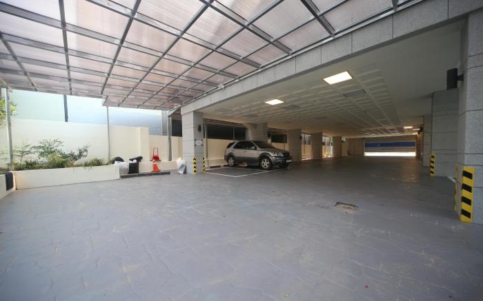 Brown-Dot Hotel Beomil