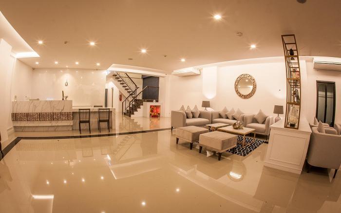 THE SEENS HOTEL