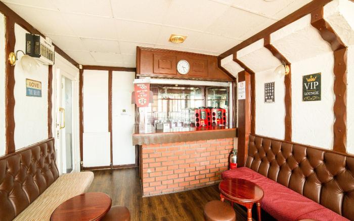 OYO The Golden Cheval Hotel
