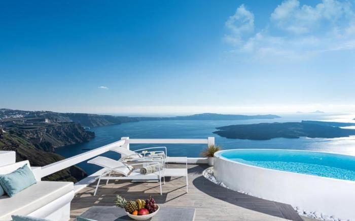Aqua Mare Luxury Suites
