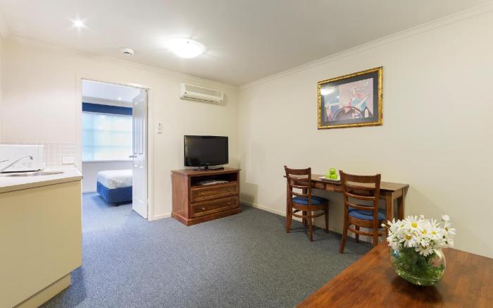 Canberra Parklands Central Apartment Hotel