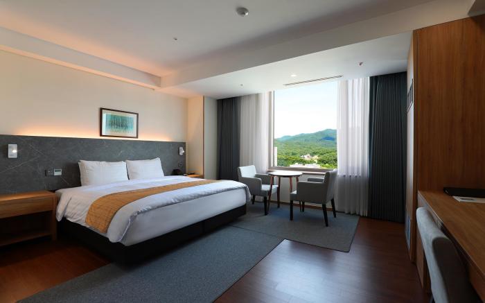 Enford Hotel