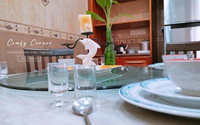 Comfy Corner House 4BR @10 mins legoland 10-16pax