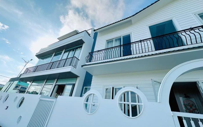 Sele House