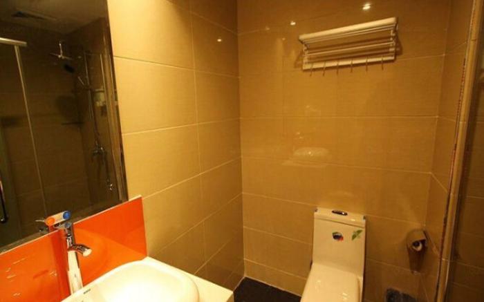7 Days Premium Guilin Liangjiang Sihu Central Plaza