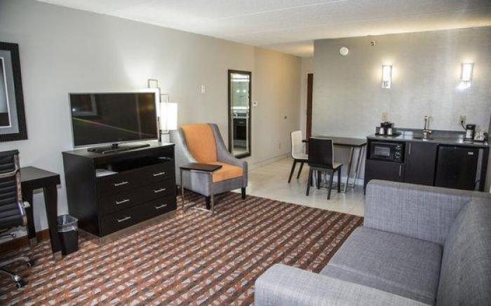 Holiday Inn Express & Suites Antioch By IHG