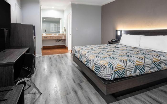 Motel 6 Anaheim, CA - Convention Center