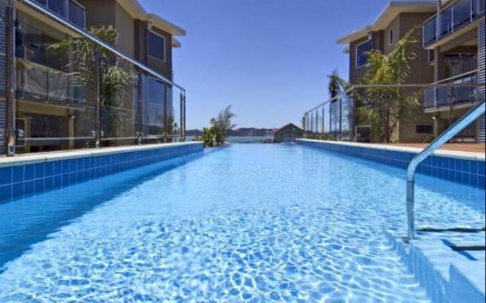 Edgewater Palms Apartments