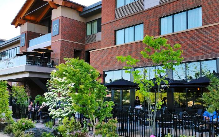Best Western Premier Boulder Falls Inn
