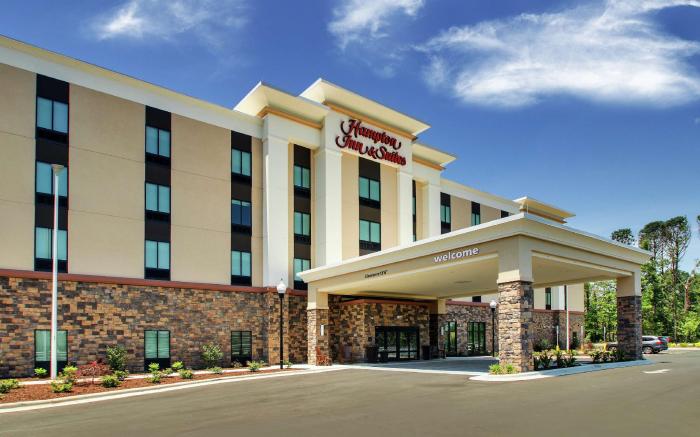 Hampton Inn & Suites Southport