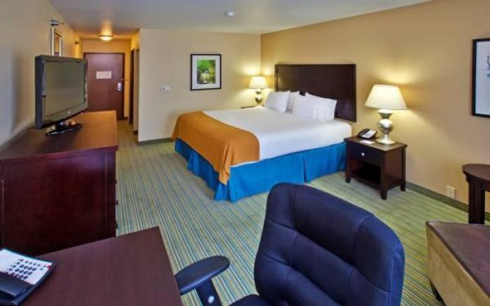 Holiday Inn Express Waterloo-Cedar Falls