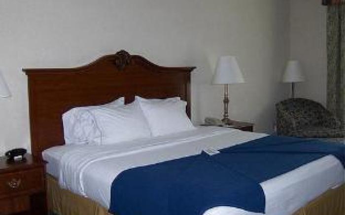 Holiday Inn Express Hotel & Suites Waxahachie By IHG