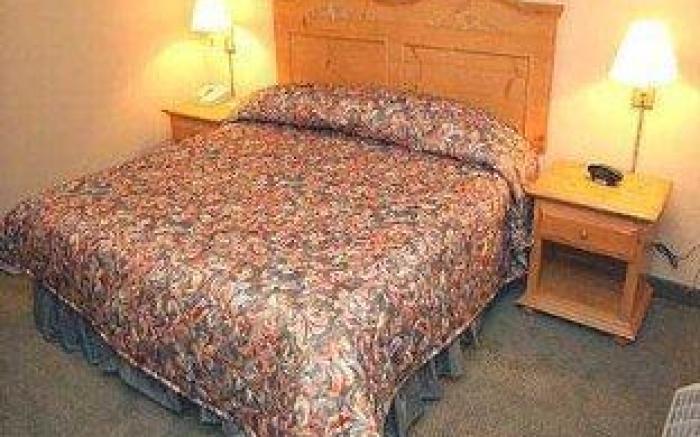 Country Inn & Suites by Radisson, Topeka West, KS