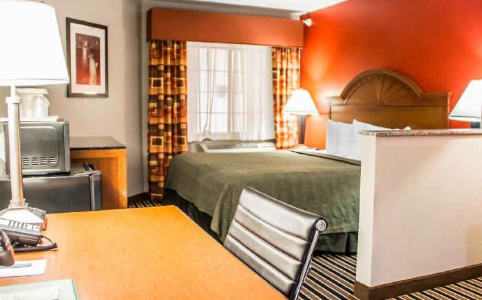 Quality Suites I-44