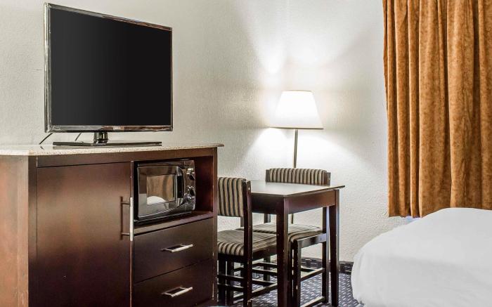 Econo Lodge Scranton near Montage Mountain