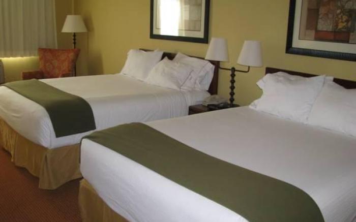 Holiday Inn Express Hotel and Suites Stevens Point By IHG