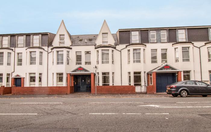 OYO Flagship Cardiff Central