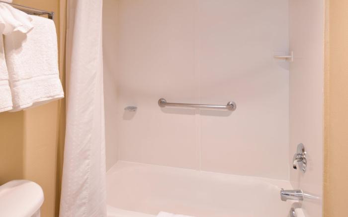 Holiday Inn Express & Suites Watsonville By IHG